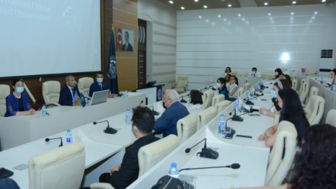 UNEC-də məzunlara sertifikatlar təqdim olundu - FOTOLAR