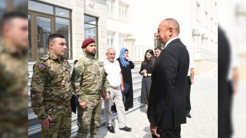 Ali Baş Komandan qazilərlə söhbət etdi - FOTOLAR