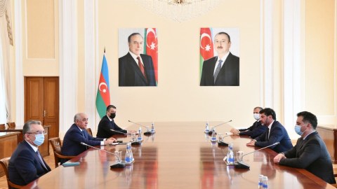 Əli Əsədov Tbilisinin meri ilə görüşüb