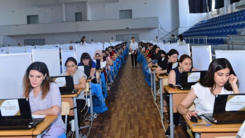 Müəllim olmaq istəyən iki nəfər ən yüksək bal topladı - FOTO
