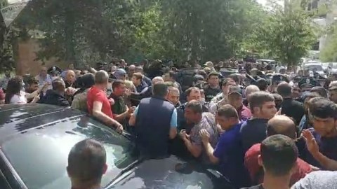 Zəngəzurda Paşinyanın yolunu bağlayanlar işdən çıxarıldı  