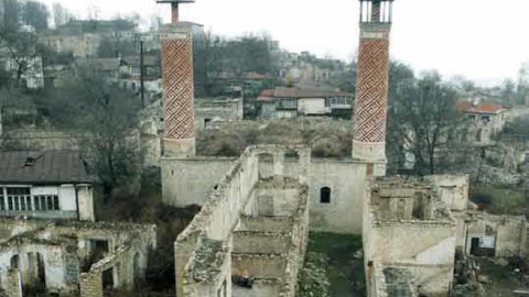 Qarabağ, yalnız QARABAĞ...