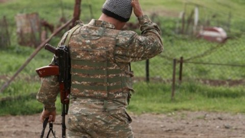 Ermənistanda əsgər əsgəri GÜLLƏLƏDİ 