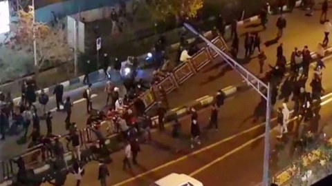 İranda su çatışmazlığı səbəbindən baş verən etirazlarda bir nəfər ölüb