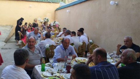 Qaydaları pozan nişan təşkilatçısı cərimələndi - FOTO