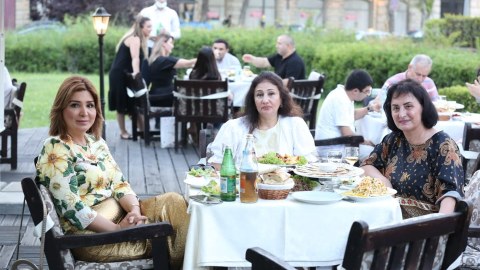 Qadınlar təşkilatı jurnalistləri bir araya gətirdi