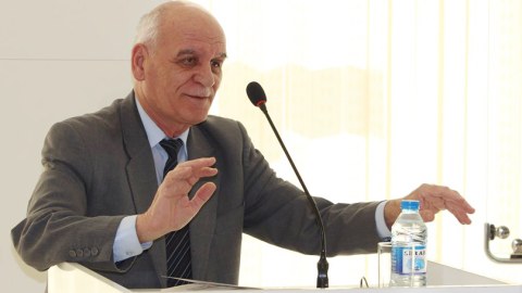 O, bu dünyanın adamı deyil!..