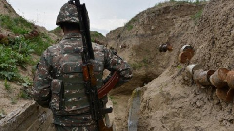 Erməni hərbçi özünü GÜLLƏLƏDİ