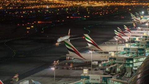 Dubay aeroportunda təyyarələr toqquşdu