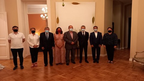 Fransız deputatlar Bakıya gəldilər