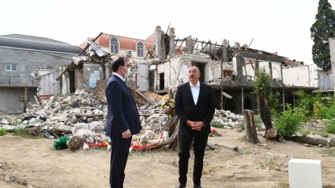 Prezident Gəncədə erməni terrorunun qurbanlarını yad etdi