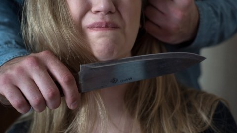 Əvvəl arvadını öldürdü, sonra özünü asdı - Bakıda ailə faciəsi