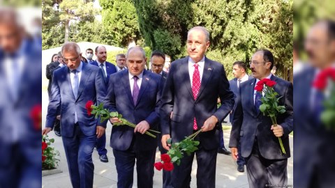  AKP nümayəndə heyəti Şəhidlər və Fəxri xiyabanı ziyarət etdi - FOTO 