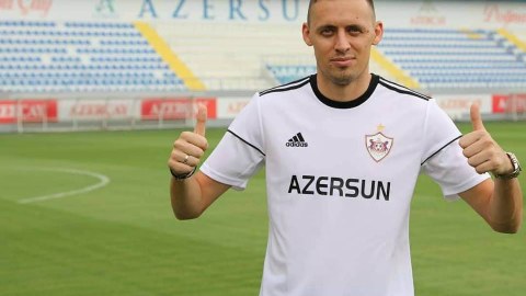 “Qarabağ” legioneri ilə vidalaşdı