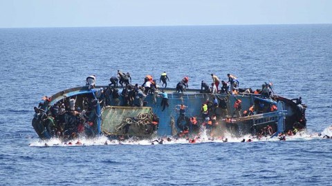 Avropaya gedən onlarla miqrant dənizdə batdı