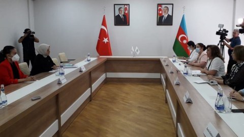 Şuşaya Azərbaycan bayrağı sancılarkən sevincdən ağladıq - Ayşe Keşir