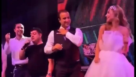 Paşinyan toyda kriminal avtoritetlə bir stolda əyləşdi