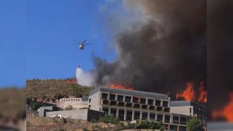 Bodrumda məşhur otel yanır - FOTO