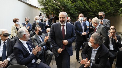 Paşinyanla diaspor arasında UÇURUM: İstefa dalğası başladı