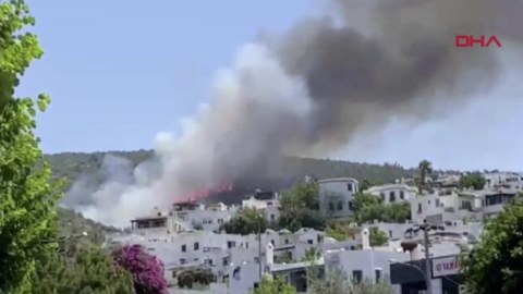 Bodrumda daha bir yanğın - 3 otel boşaldıldı