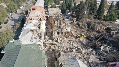 Xarici jurnalistlər Gəncədə erməni terroru ilə tanış oldular 