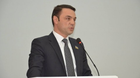 Polisi döyən deputat peşmandır - Rəsmi məlumat
