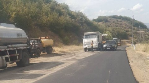 Ermənilər Laçın dəhlizindəki yolun təmirinə başladı – FOTO