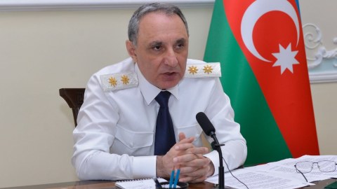 Kamran Əliyev deputatın polisi döyməsindən danışdı - VİDEO