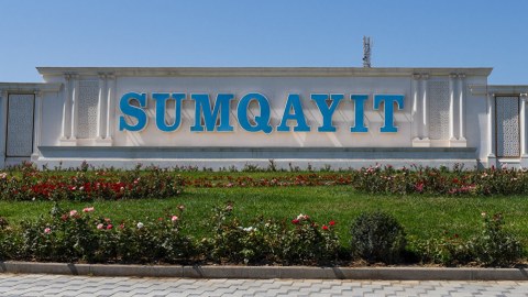 Sumqayıta yayılan pis qoxunun səbəbi nədir? - AÇIQLAMA  