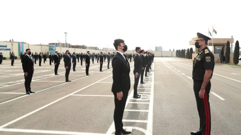 Vilayət Eyvazov sıra baxışı keçirdi