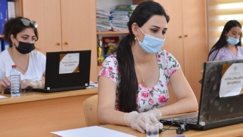 İbtidai sinif müəllimi olmaq istəyənlər imtahan verir