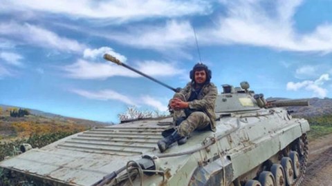 Canlı yayında intihara cəhd edən qazi xəstəxanaya yerləşdirildi