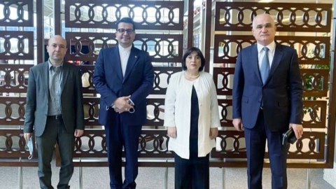 Azərbaycan nümayəndə heyəti İrana getdi  