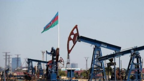 Azərbaycan nefti ucuzlaşdı