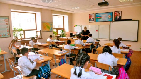 Şagirdlərin elektron yerdəyişməsinə başlanılır