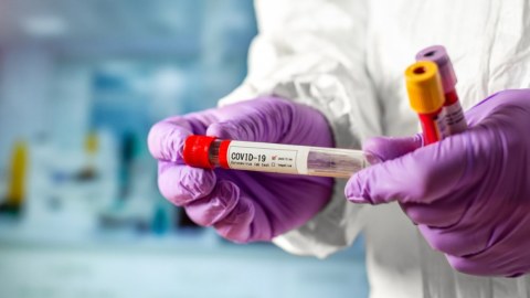 Dünyada koronavirusa yoluxma sayı 203 milyonu ötdü