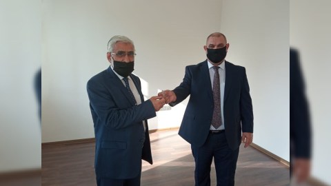 Daha 2 siyasi partiya ofislə təmin olundu  