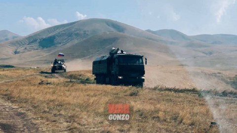 Rus qoşunları Kəlbəcərlə sərhəddə - FOTO