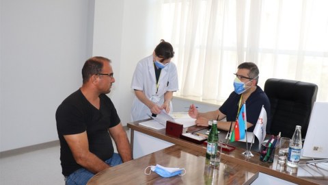 Dünya şöhrətli həkimlər qazilərimizi müayinə edir - FOTO