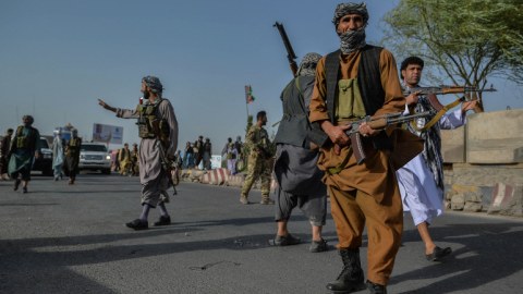 “Taliban” daha bir şəhəri ələ keçirdi