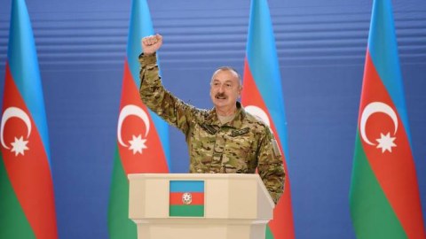 “Sülhməramlıların nəzarətində olan ərazilərə Ermənistandan silahlar və hərbçilər göndərilə bilməz”