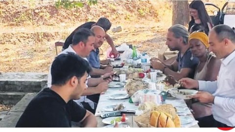 Amerikalı müğənni Qarabağa getdi