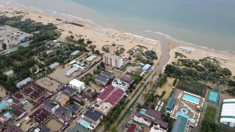 20-dən çox otel və sanatoriyanı su basdı
