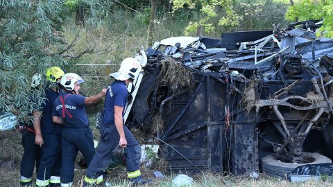 Budapeştdə dəhşətli qəza: 8 ölü, xeyli yaralı var