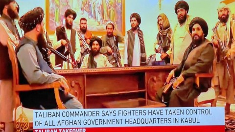 "Taliban" üzvləri prezident sarayında - VİDEO