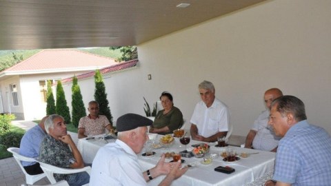 Deputat iki kəndin sakinləri ilə görüşdü 