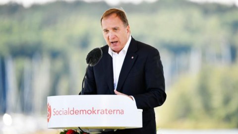 İsveçin Baş naziri istefaya gedir