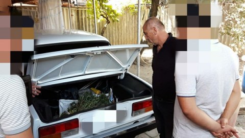 Keçmiş məhkumdan 4 kiloqram marixuana götürüldü