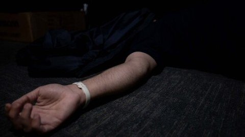 Bakıda mənzildən kişi meyiti tapıldı