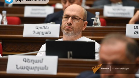 Erməni deputat döyüldü - xəstəxanaya aparıldı